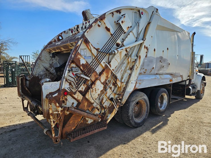 international-4900-image-5