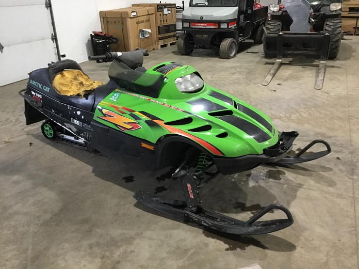 #2352-•-artic-cat-370-snowmobile*-image-6