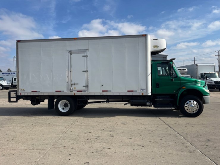 2019-international-durastar-4300-image-4