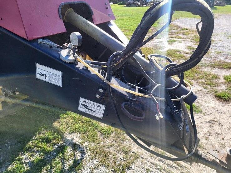 new-holland-590-image-9