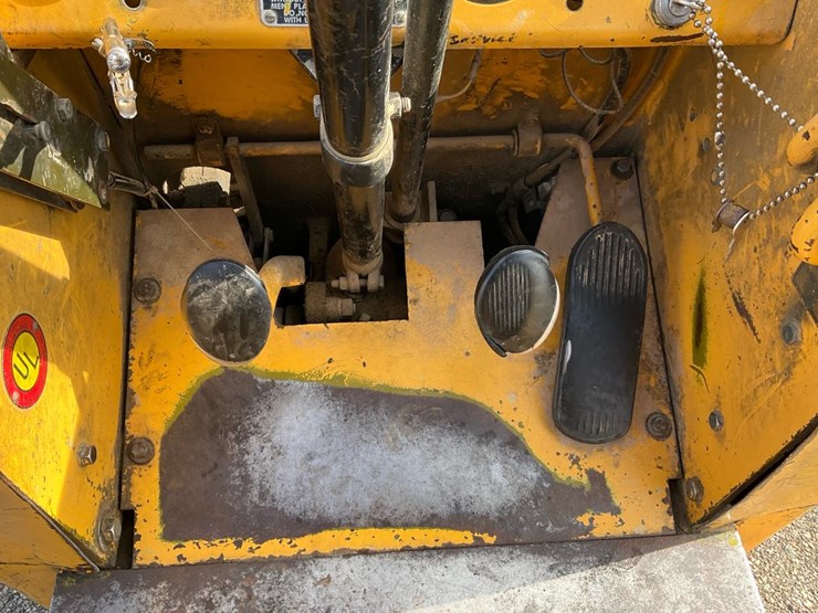 #1351-•-allis-chalmers-forklift-image-32