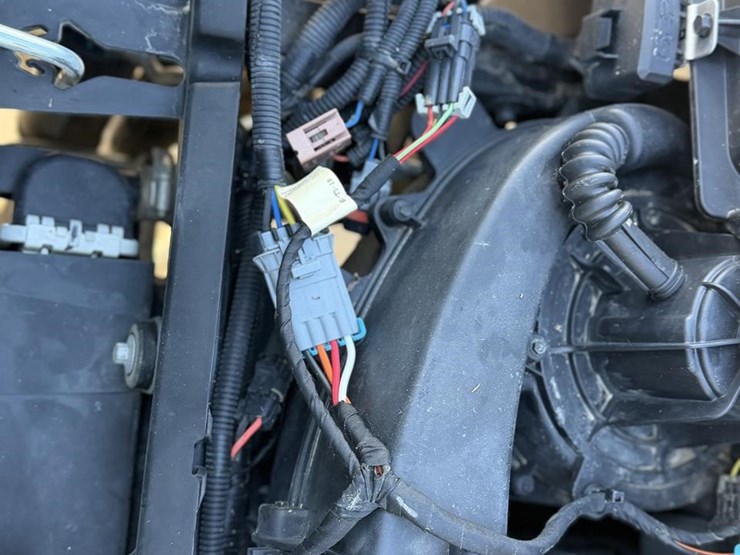 john-deere-gator-xuv-835r-image-12