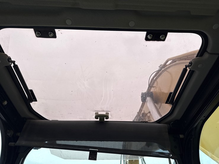 caterpillar-330-image-25