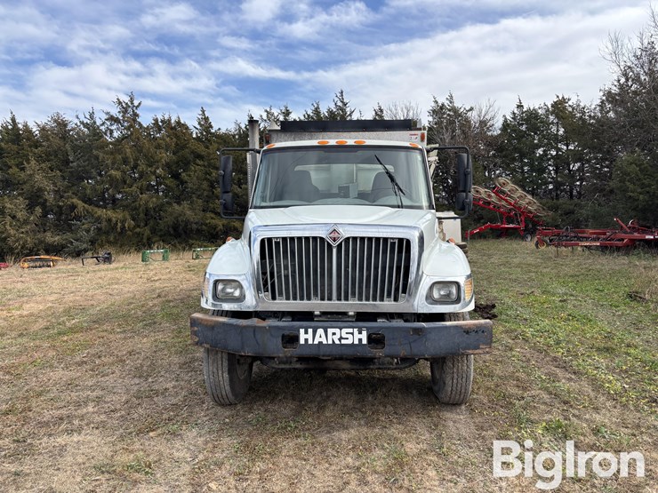 international-7400-image-2