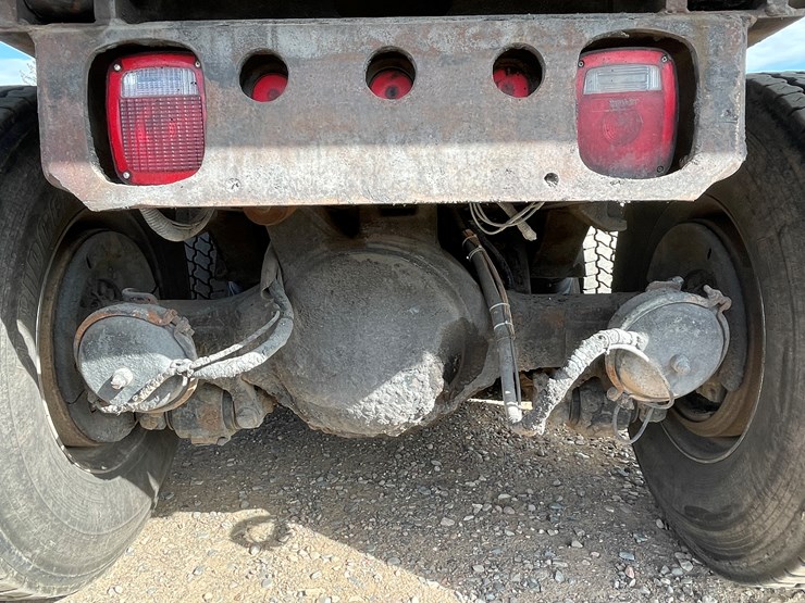 international-7400-image-17