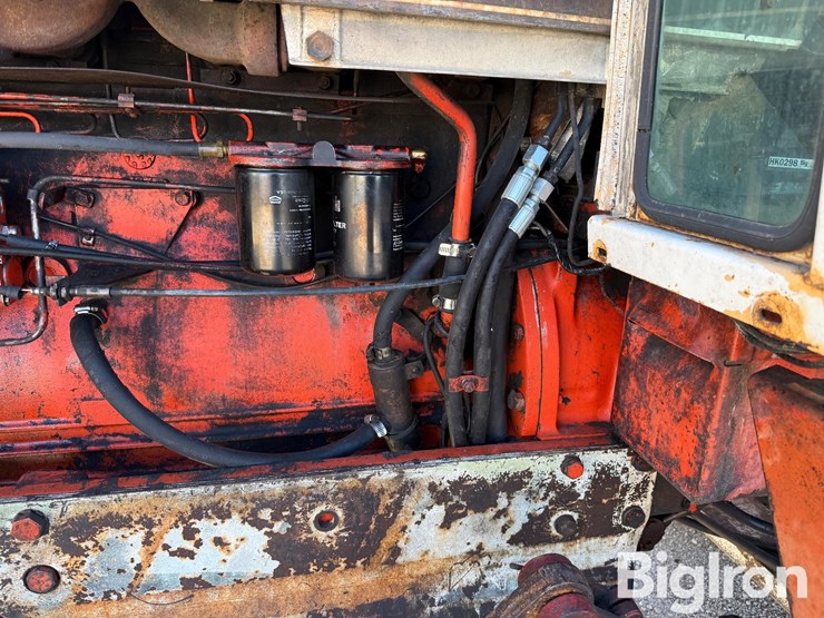 case-1370-2wd-tractor-image-12