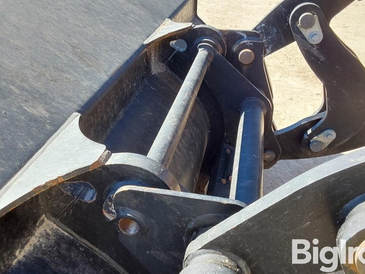 2017-jcb-427-image-14