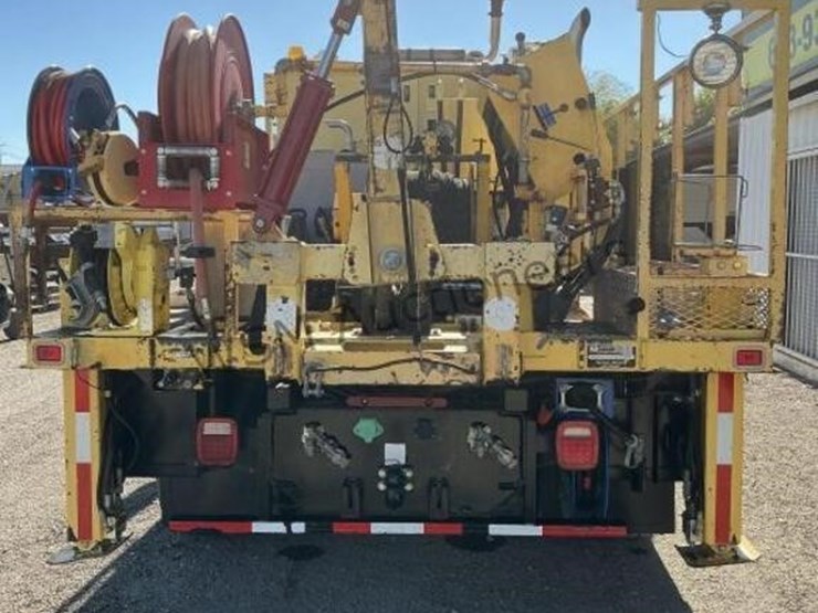 2009-international-7400-image-6