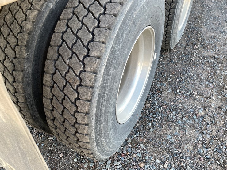 #1105-•-2005-international-5500i-6x4-dump-truck-(has-mn-title)-image-16