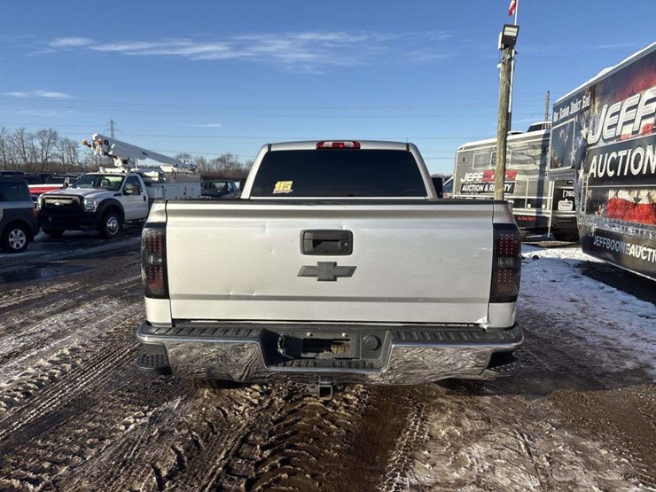 2017-chevrolet-1500-image-4