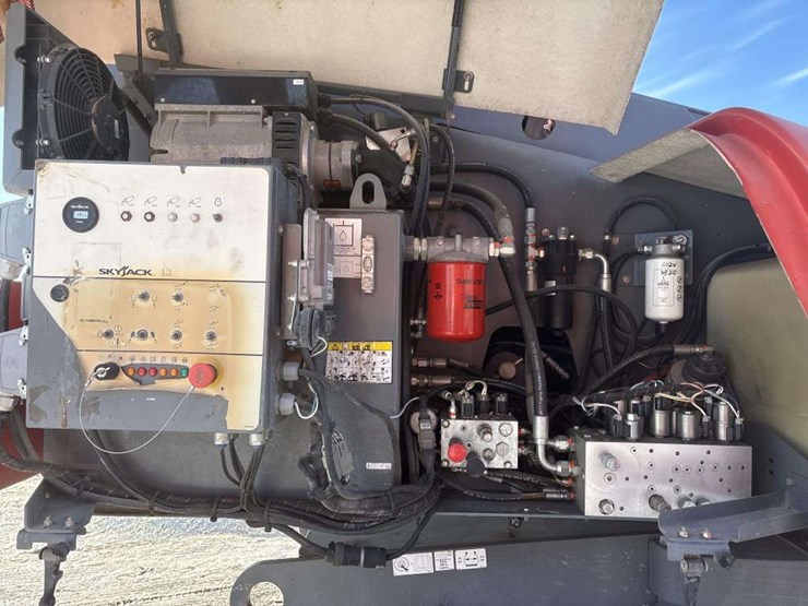 2017-skyjack-sj61t-image-11