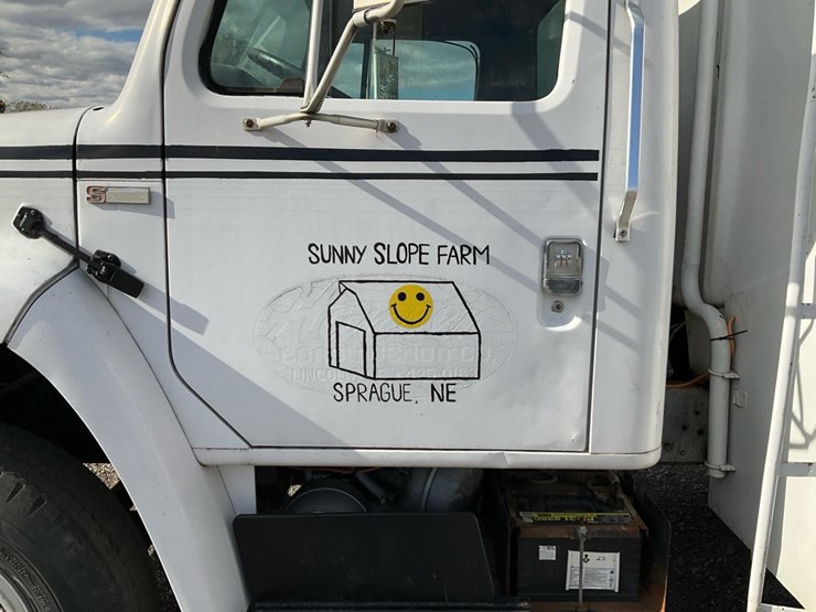 international-1854s-image-15