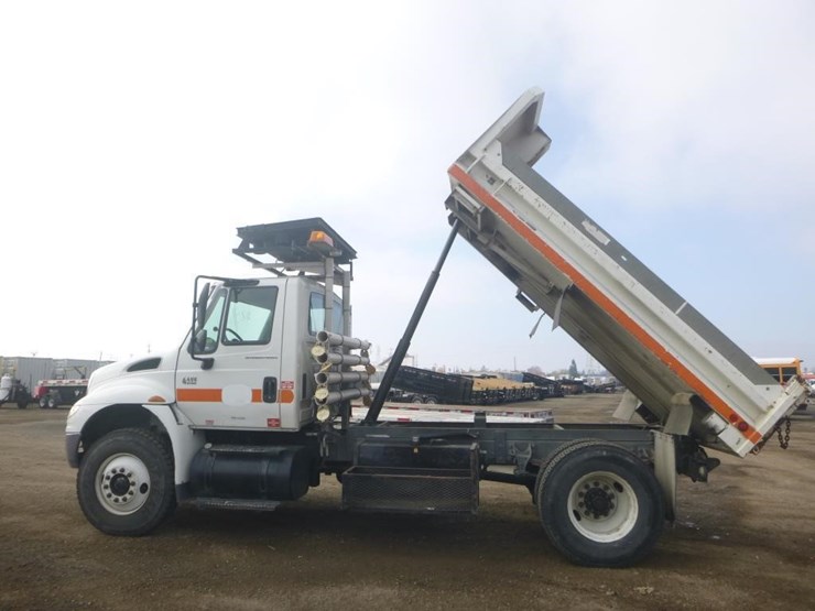 international-durastar-4400-image-7