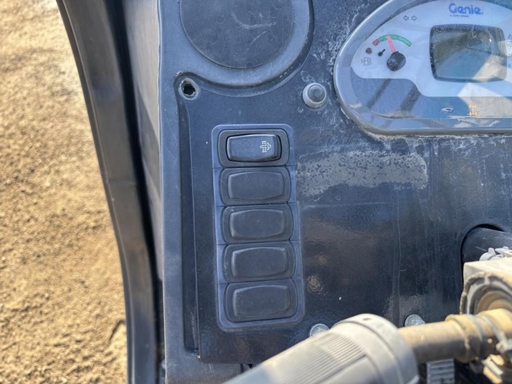 2018-genie-gth1056-image-31