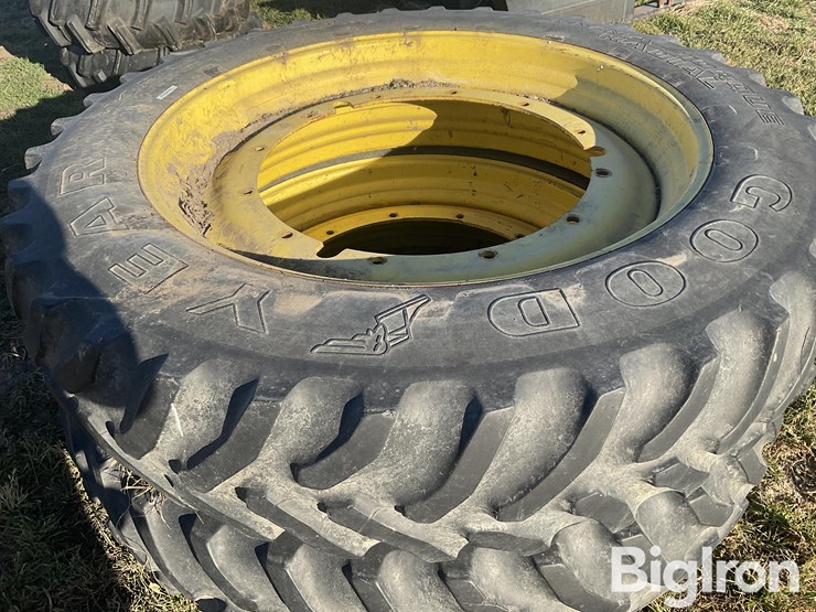 john-deere-14-image-9