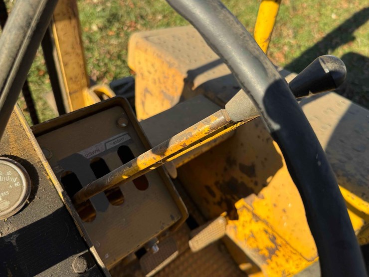 massey-ferguson-2500-image-22