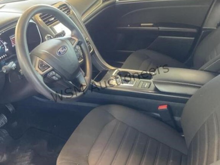 2020-ford-fusion-hybrid-sdn-image-21