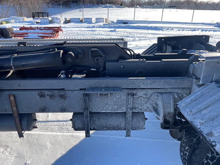 #1160-•-2008-peterbilt-pb335-hook-truck-(has-mn-title)-image-15