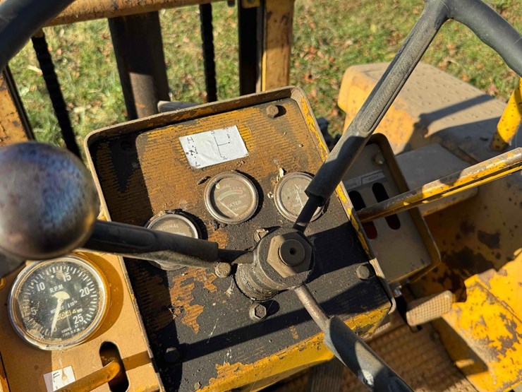 massey-ferguson-2500-image-21