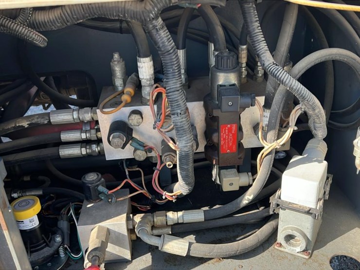 skyjack-sj7135rt-image-12