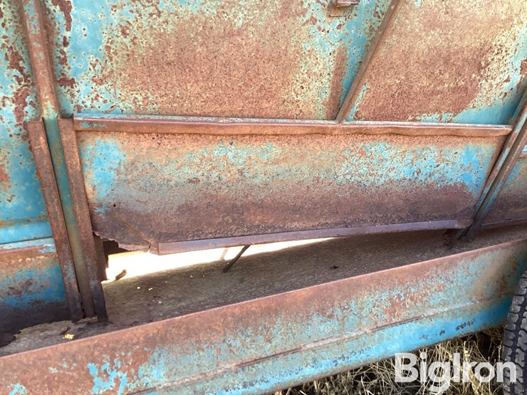 oklahoma-pride-325-bu-t/a-feeder-wagon-image-12