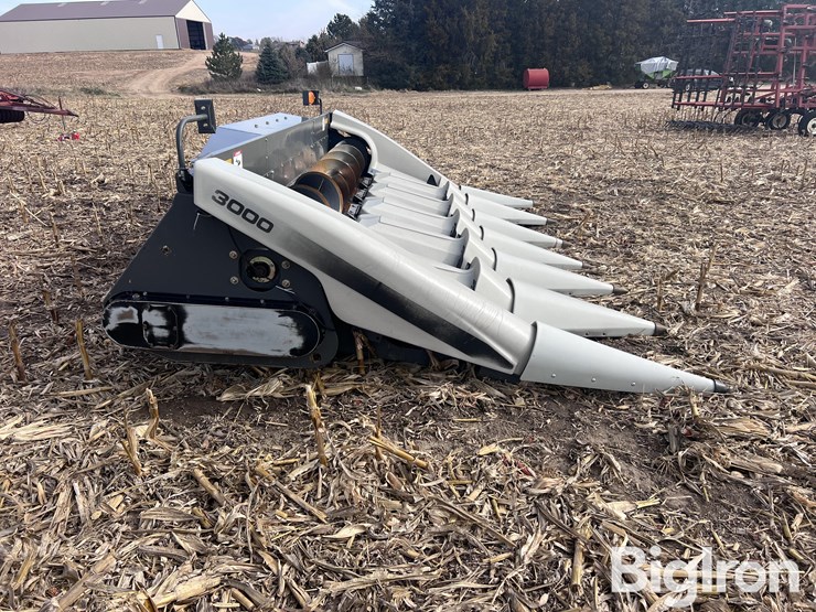 2010-gleaner-gl3000-6-6r30”-corn-head-image-4