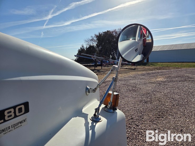 2003-freightliner-fl80-image-16