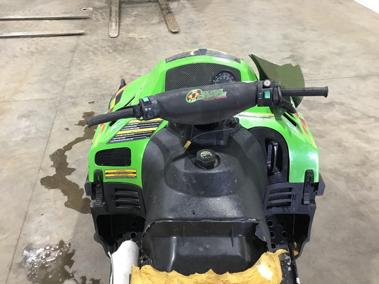 #2352-•-artic-cat-370-snowmobile*-image-14