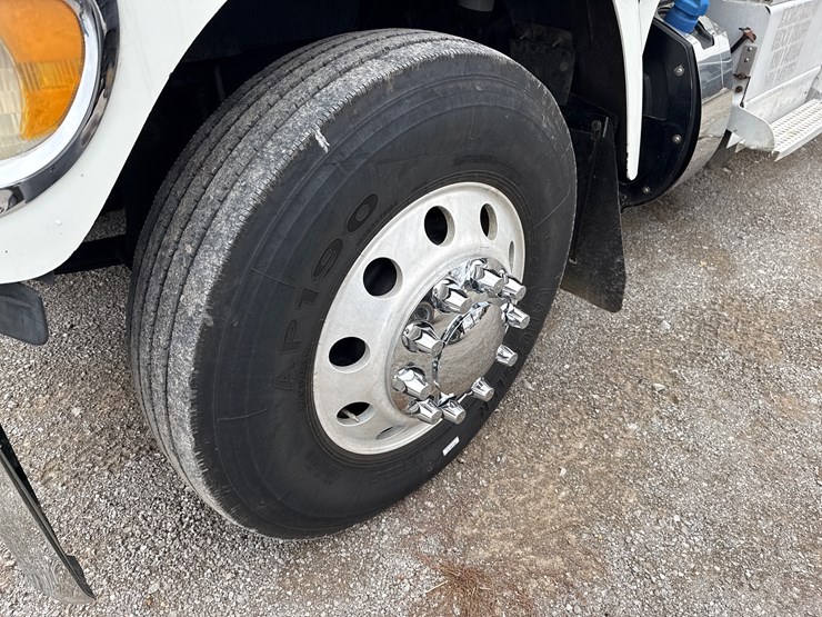 2016-international-9900i-image-9