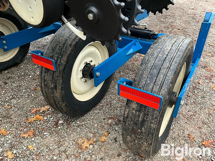 2012-kinze-3600-image-12