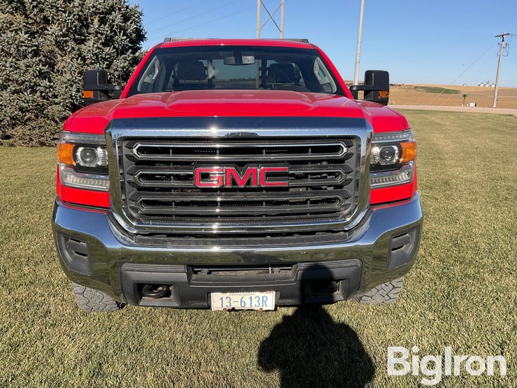 2017-gmc-sierra-2500-image-2