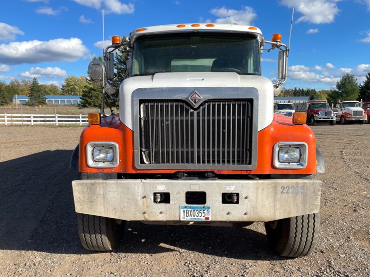 #1105-•-2005-international-5500i-6x4-dump-truck-(has-mn-title)-image-8