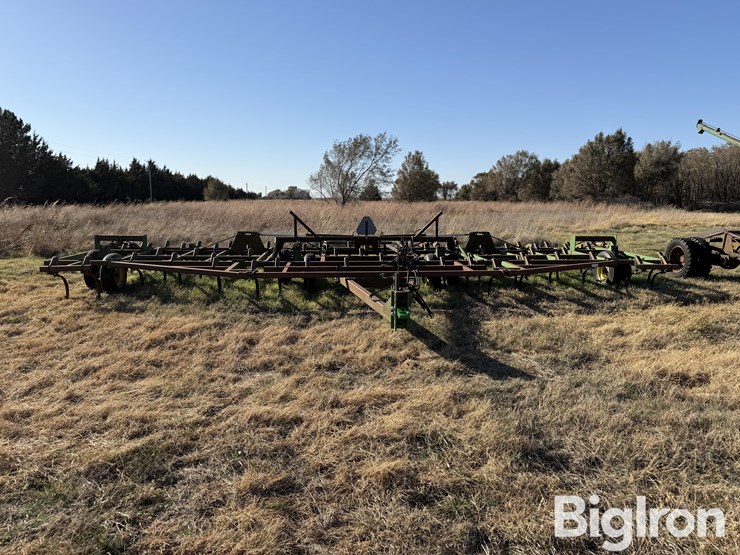 john-deere-32-image-2