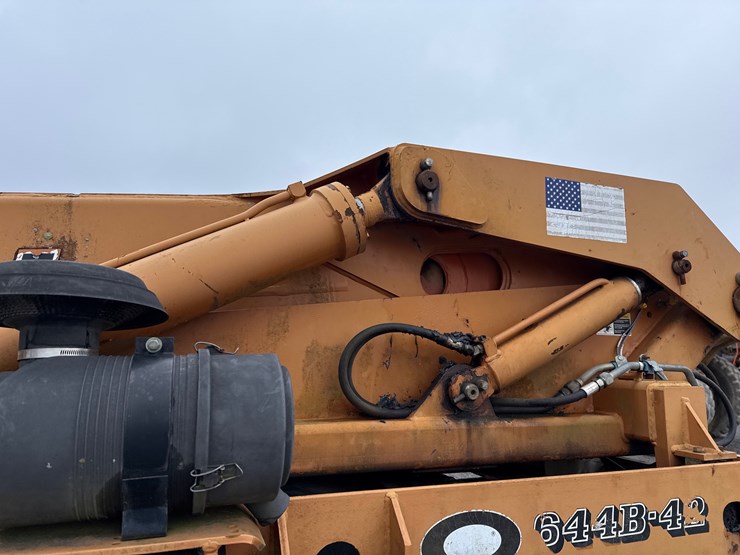 lull-644b-42-image-19