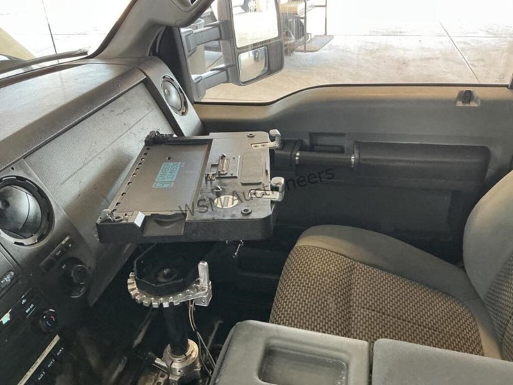 2014-ford-f550-image-22