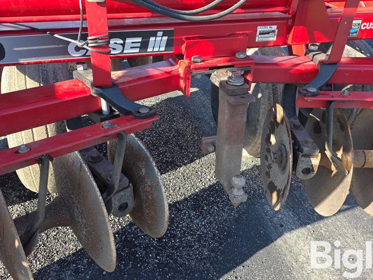 case-ih-3950-image-12
