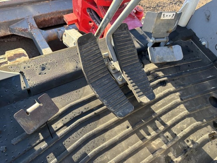 takeuchi-tb230-image-37