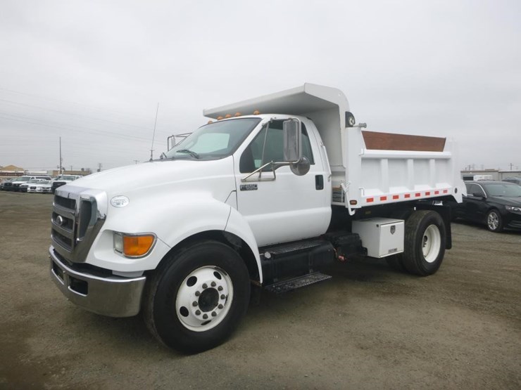 2013-ford-f650-image-1