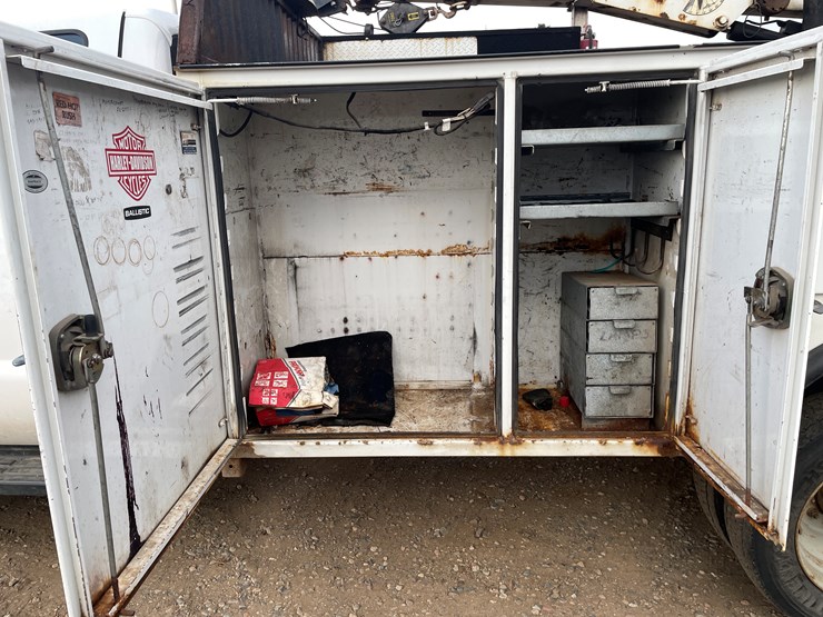 2014-ford-f550-image-25