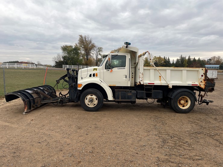 #1113-•-1998-ford-louisville-plow-truck-(has-mn-title)-image-2