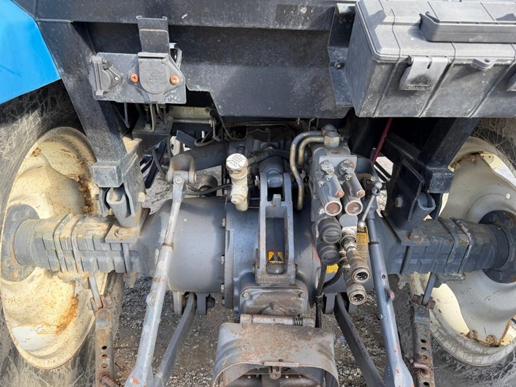 new-holland-3930-image-15