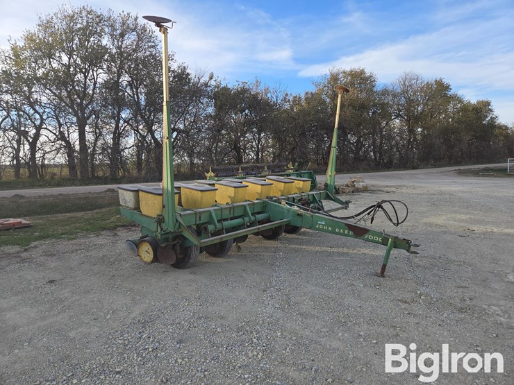 john-deere-7000-image-3