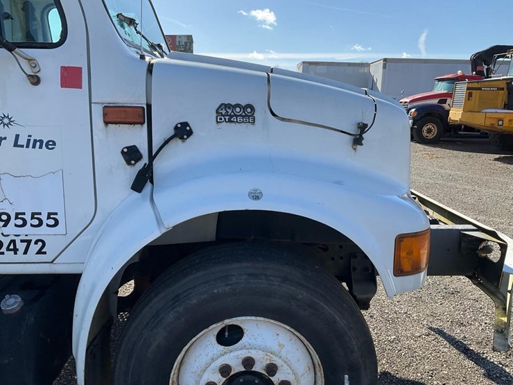 2001-international-4900-image-61