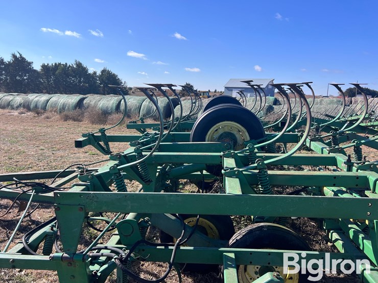 john-deere-1010-image-13