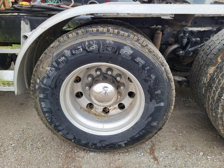 kenworth-t600-image-24