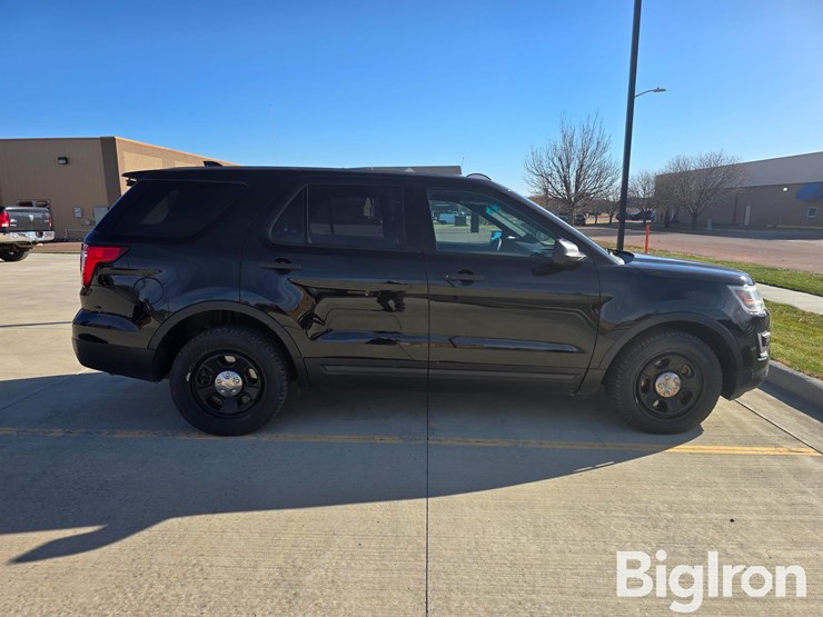 ford-explorer-police-interceptor-image-4