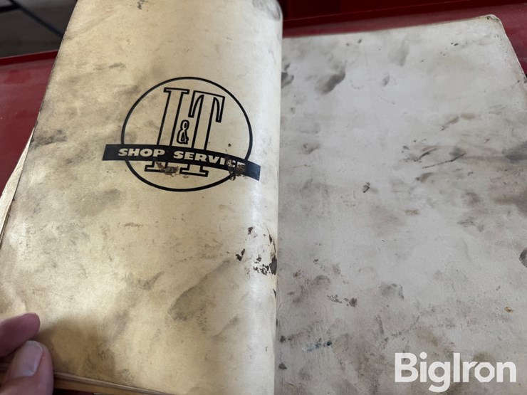 i&t-shop-service-white-parts-book-image-4