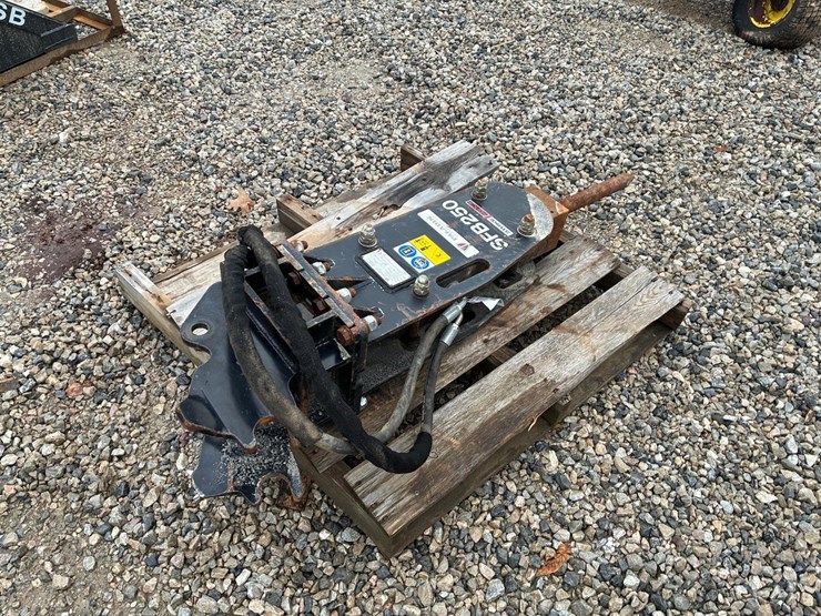 2022-kubota-b26-image-4