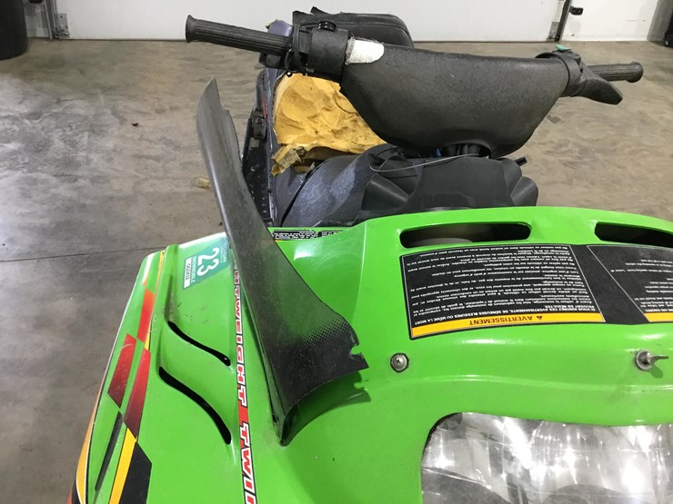 #2352-•-artic-cat-370-snowmobile*-image-10