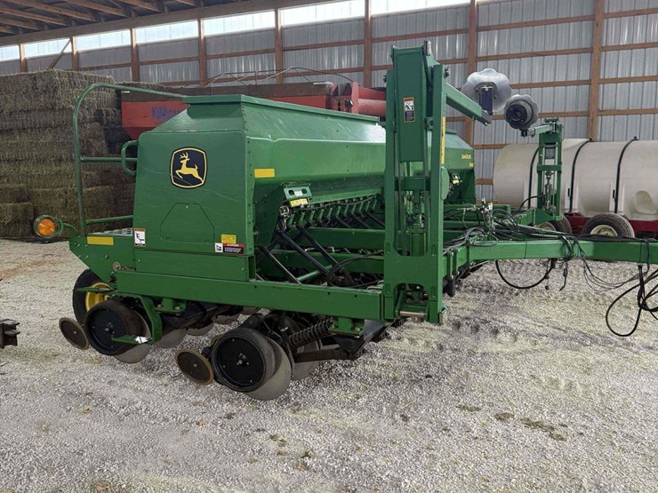 john-deere-1590-image-2
